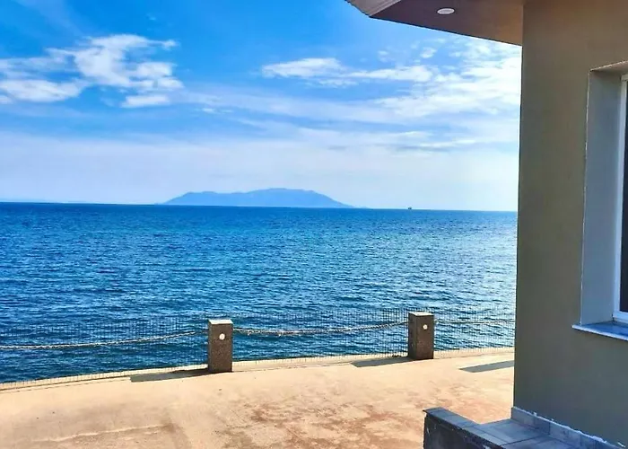 Villa Dimitri - Beach House