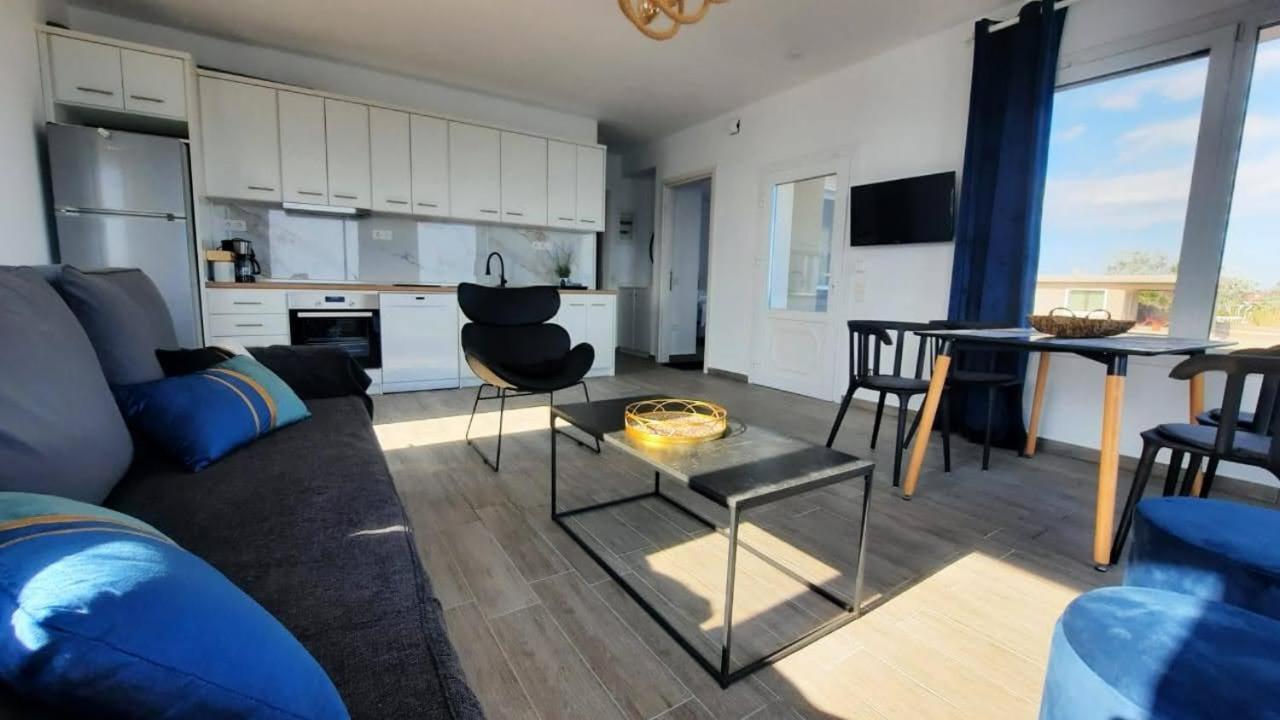 Dimitri - House Apartment
